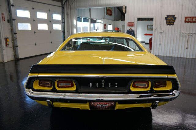 Dodge Challenger 1972 image number 17