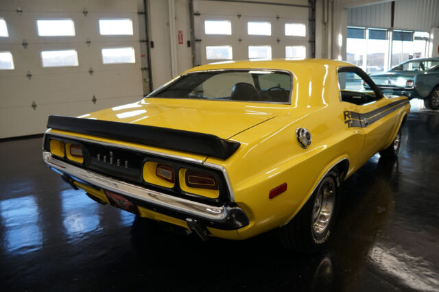 Dodge Challenger 1972 image number 18