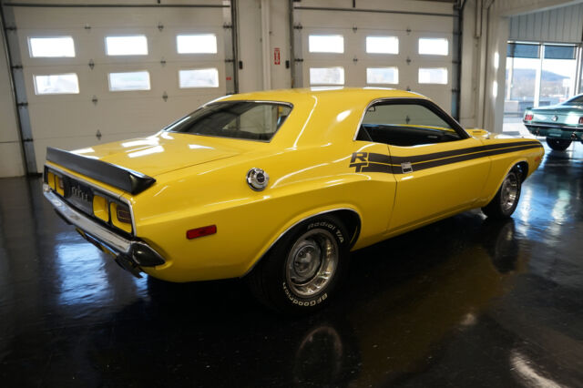 Dodge Challenger 1972 image number 19