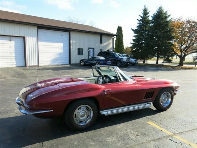 Chevrolet Corvette Convertible, 1967 image number 35