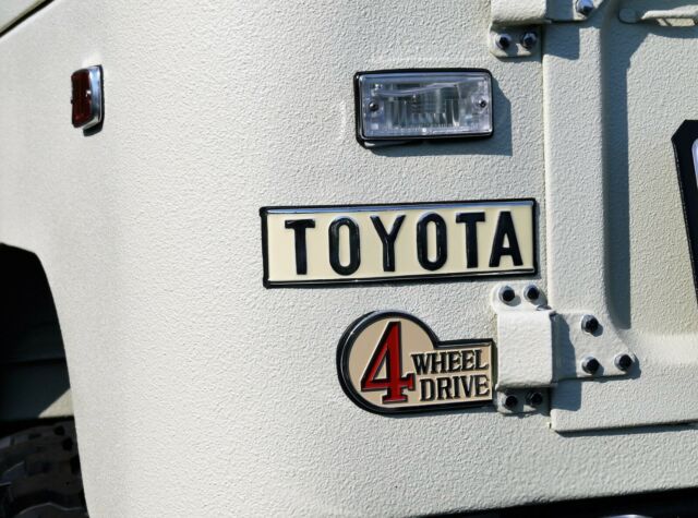 Toyota Land Cruiser 1971 image number 21