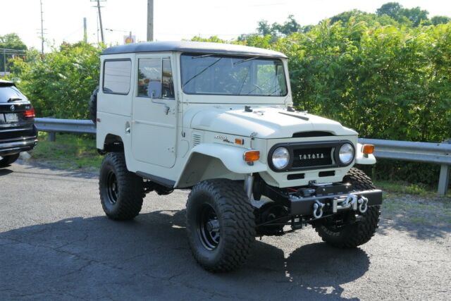 Toyota Land Cruiser 1971 image number 23