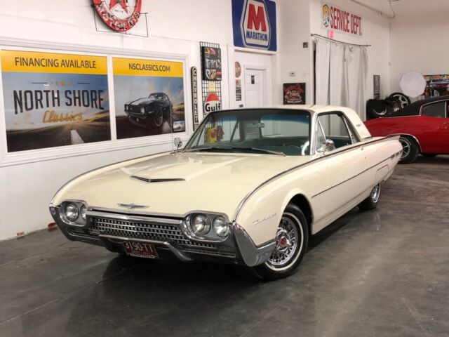 Ford Thunderbird 1962 image number 24