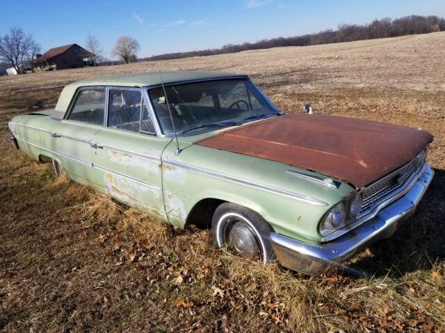 Ford Galaxie 1963 image number 16