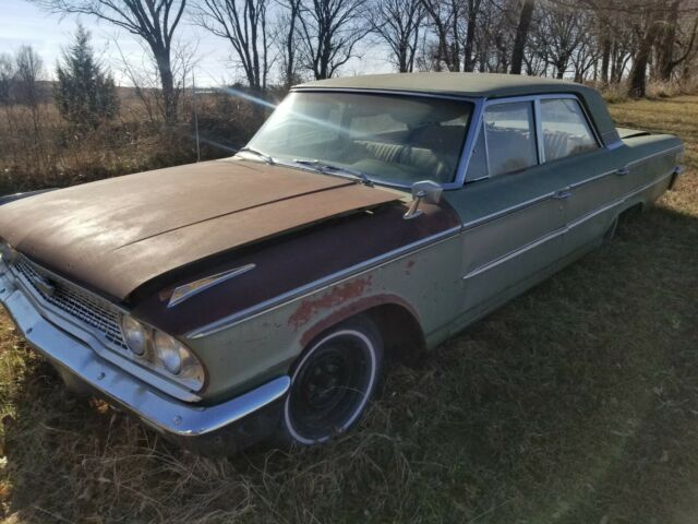 Ford Galaxie 1963 image number 18