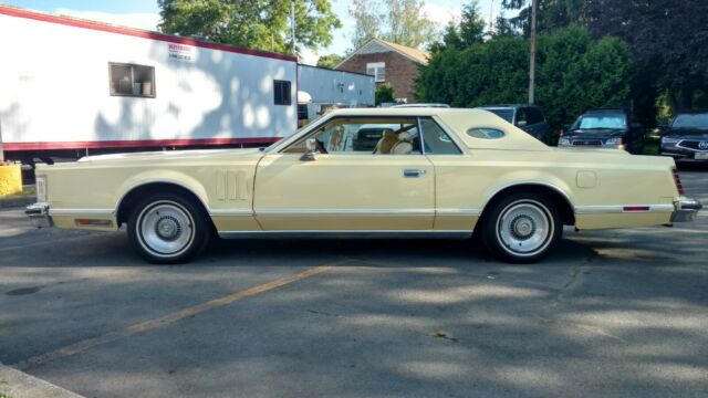 Lincoln Continental 1979 image number 1