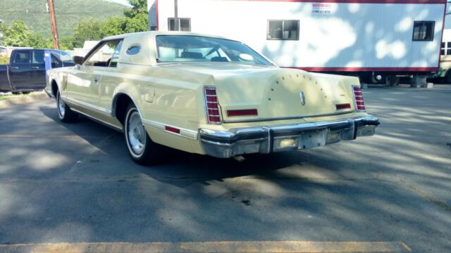 Lincoln Continental 1979 image number 12