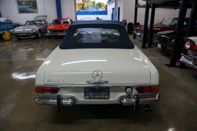 Mercedes-Benz 280SL Roadster 1969 image number 13