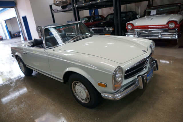 Mercedes-Benz 280SL Roadster 1969 image number 33