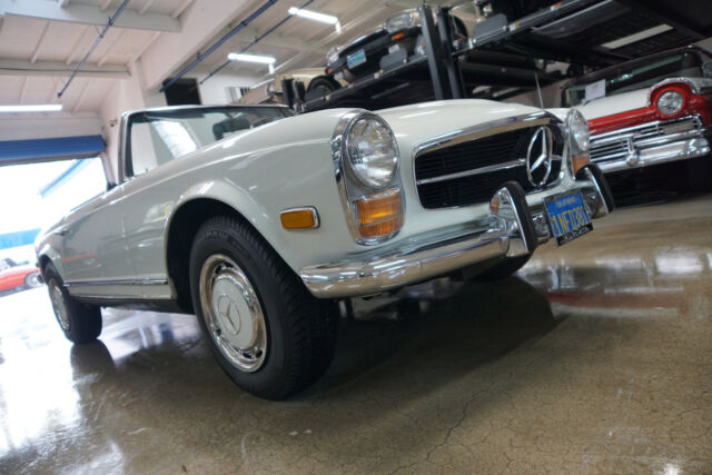 Mercedes-Benz 280SL Roadster 1969 image number 34