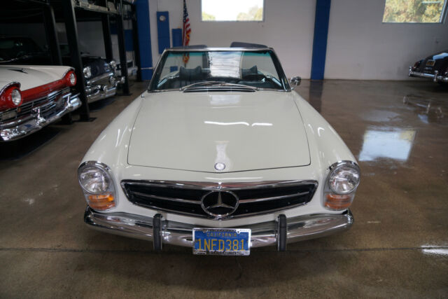 Mercedes-Benz 280SL Roadster 1969 image number 35