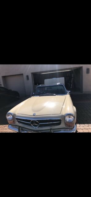 Mercedes-Benz SL-Class 1970 image number 15