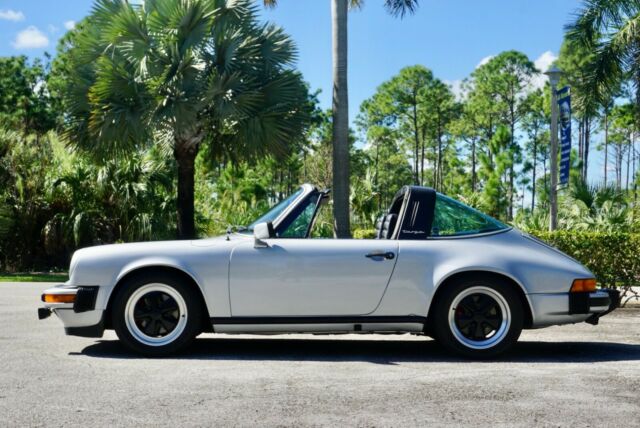 Porsche 911 1977 image number 25