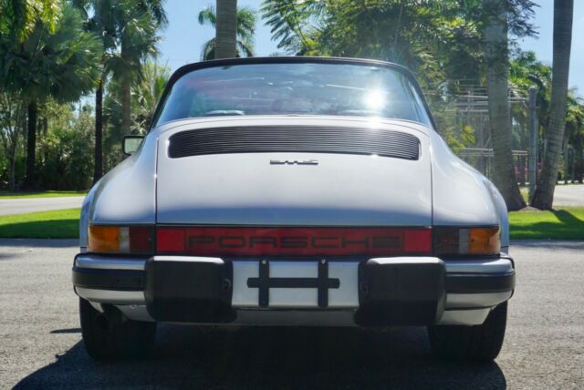 Porsche 911 1977 image number 29