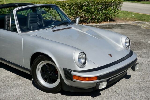 Porsche 911 1977 image number 33