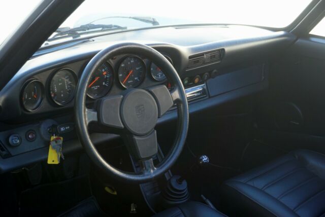 Porsche 911 1977 image number 38