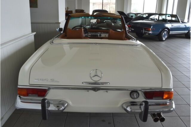 Mercedes-Benz SL-Class 1971 image number 5