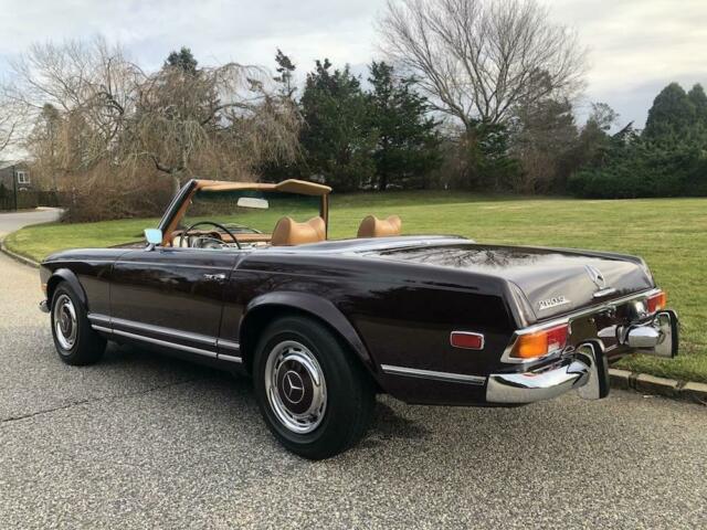 Mercedes-Benz SL-Class 1971 image number 33