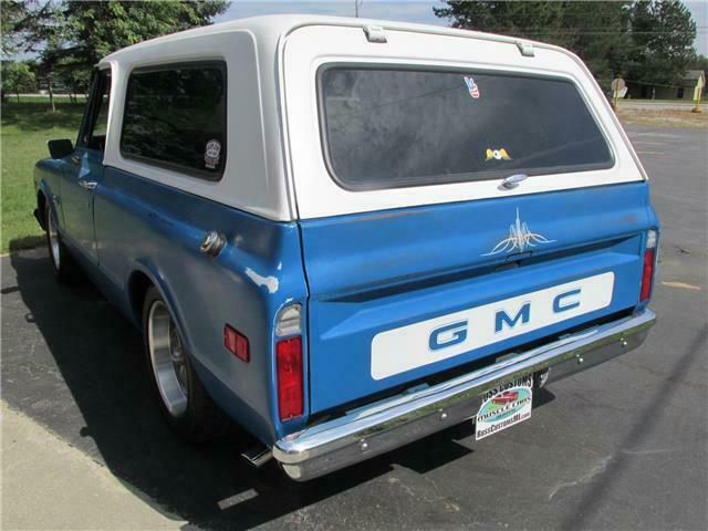 GMC Jimmy 1972 image number 38