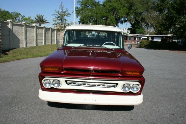 Chevrolet Suburban 1961 image number 1