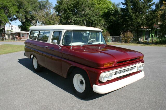 Chevrolet Suburban 1961 image number 10