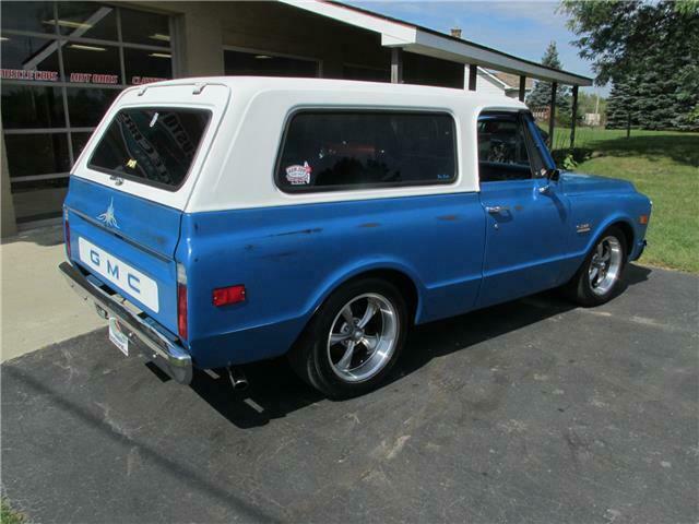 GMC Jimmy 1972 image number 17