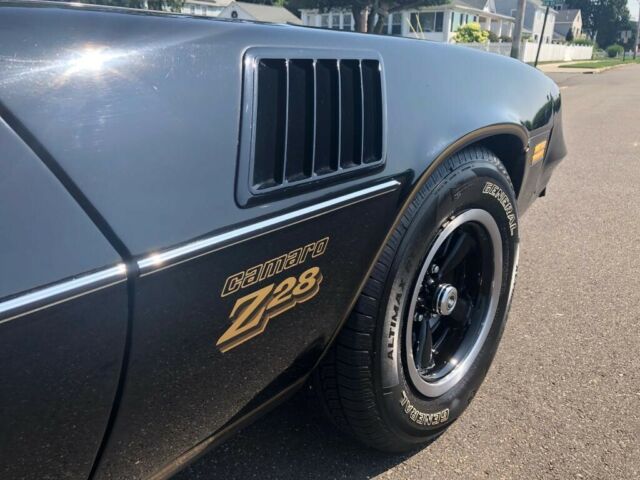 Chevrolet Camaro 1978 image number 2