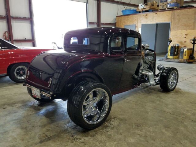 Ford 5 Window Coupe 1932 image number 15