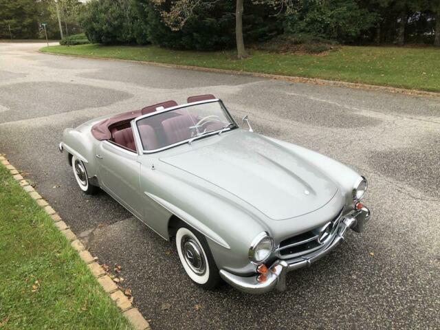 Mercedes-Benz SL-Class 1961 image number 37