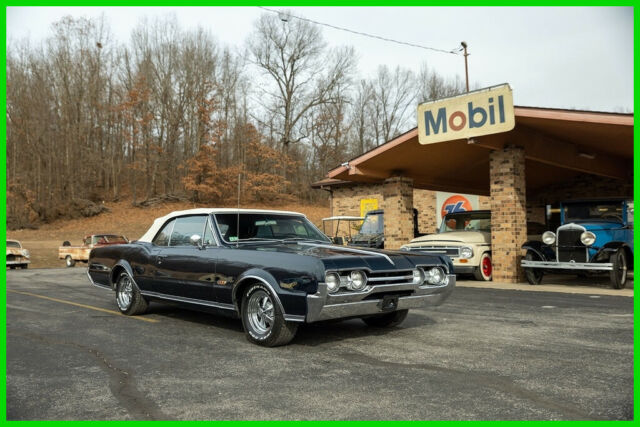 Oldsmobile Cutlass 1967 image number 0