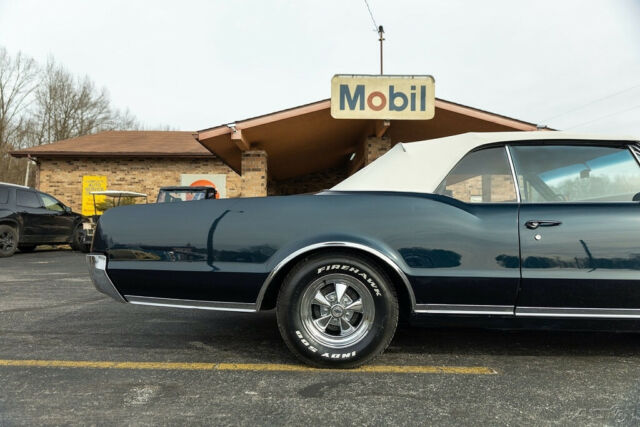 Oldsmobile Cutlass 1967 image number 16