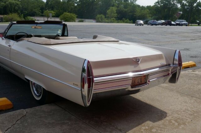 Cadillac DeVille 1968 image number 7