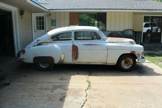 Chevrolet Fleetline 1949 image number 2