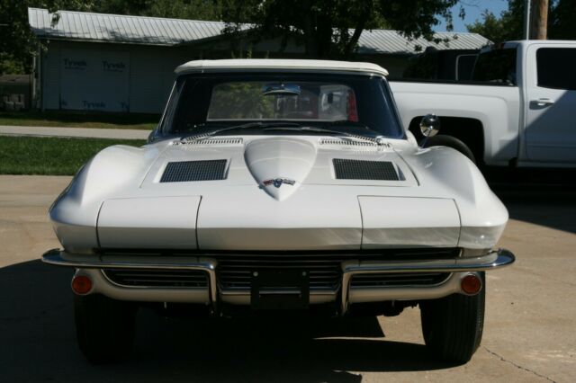 Chevrolet Corvette 1963 image number 25