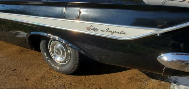 Chevrolet Impala 1961 image number 14