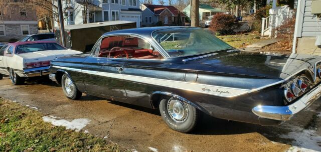 Chevrolet Impala 1961 image number 2