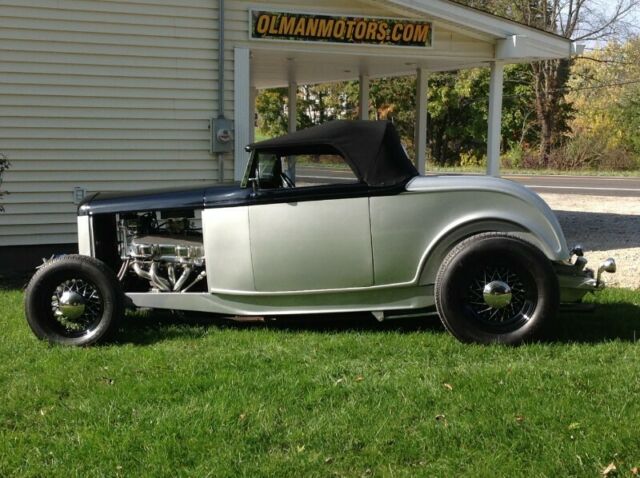 Ford Roadster 1932 image number 1