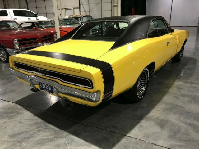 Dodge Charger 1970 image number 30