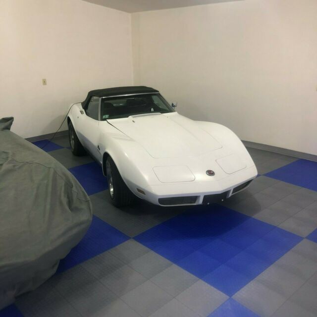 Chevrolet Corvette 1974 image number 25