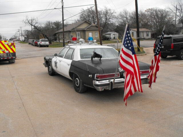 Buick LeSabre 1976 image number 5