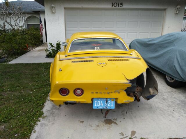 Chevrolet Corvette 1972 image number 17