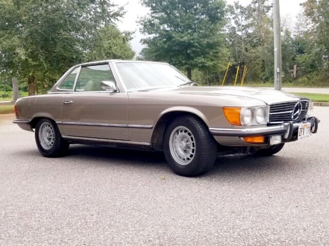 Mercedes-Benz 300-Series 1972 image number 20