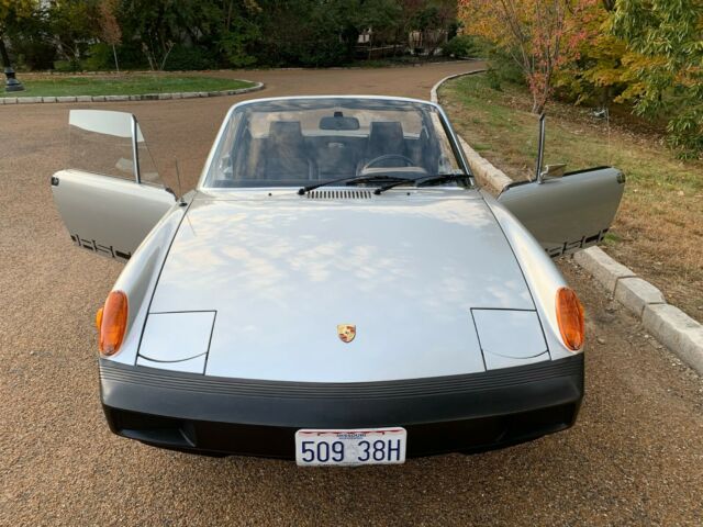 Porsche 914 1975 image number 1