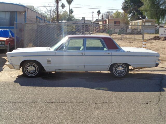 Plymouth Fury 1966 image number 1