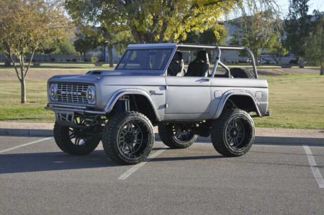 Ford Bronco 1977 image number 0