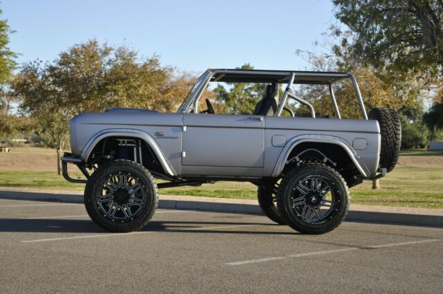 Ford Bronco 1977 image number 16