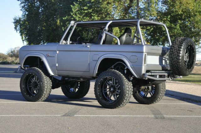 Ford Bronco 1977 image number 17