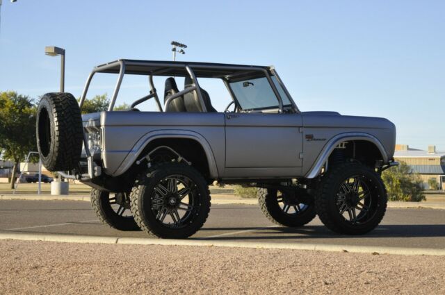 Ford Bronco 1977 image number 18