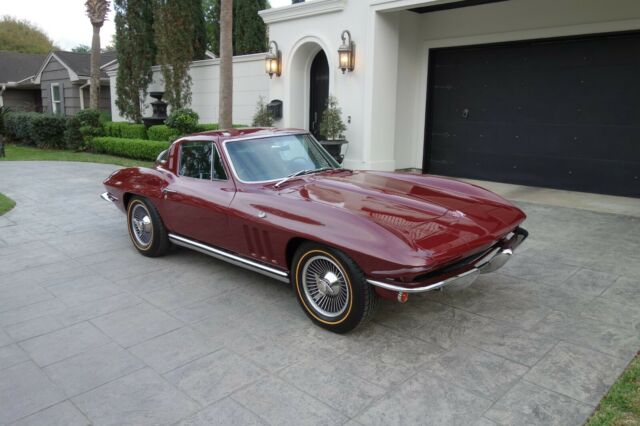 Chevrolet Corvette 1965 image number 1