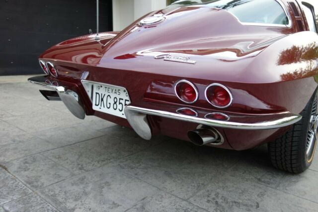 Chevrolet Corvette 1965 image number 30